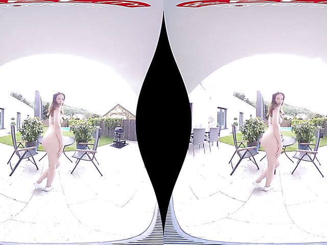 3D VR solo strip tease with flirty Leanne Lace