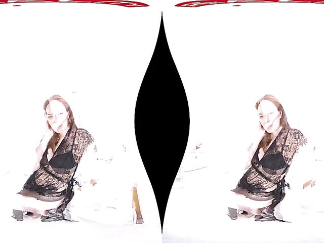 3D VR solo strip tease with flirty Leanne Lace