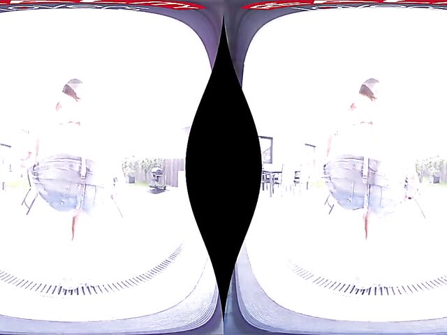 3D VR solo strip tease with flirty Leanne Lace