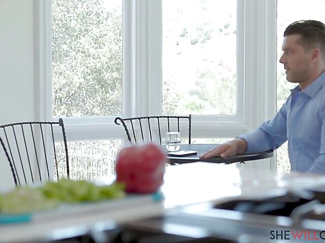 Aiden Ashley - Sweaty slim MILF squirt fuck session