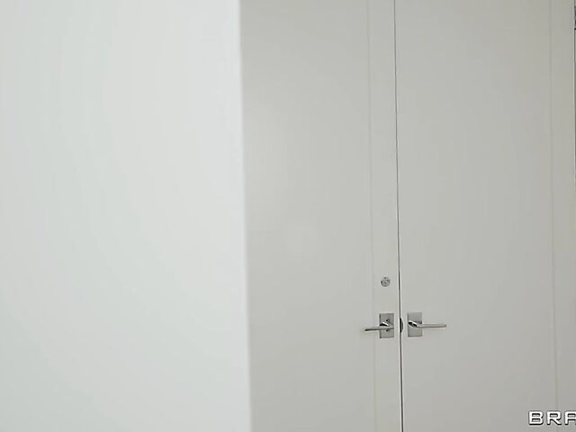 Lexi Luna & Kylie Rocket - MILF and teen get fucked together