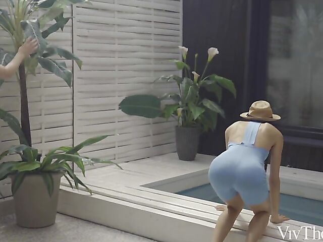 Foxy Alissa and Nikki Hill's erotic lesbian vacation