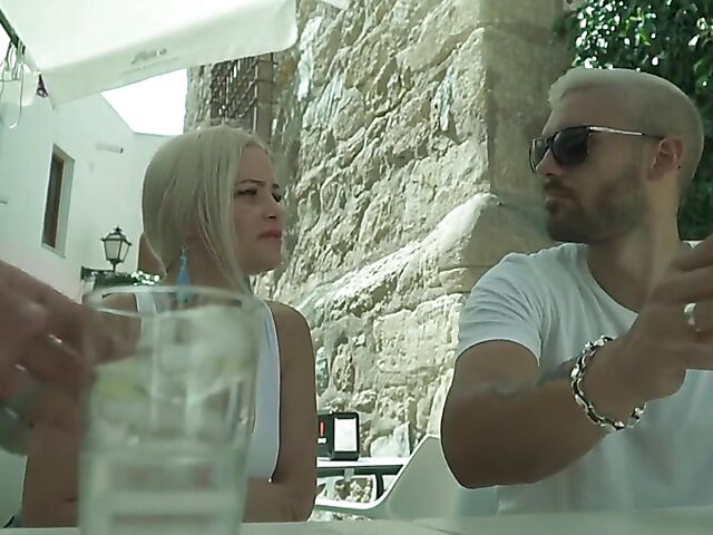 Quinn Quinn & Anthony Jonez - Fake tits blonde's vacation sex chronicles