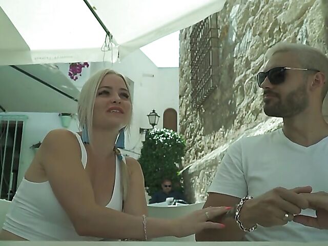 Quinn Quinn & Anthony Jonez - Fake tits blonde's vacation sex chronicles