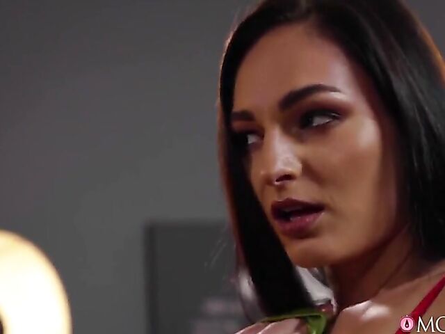 Kinky lesbian lingerie sex with Leanne Lace and Bianka Blue