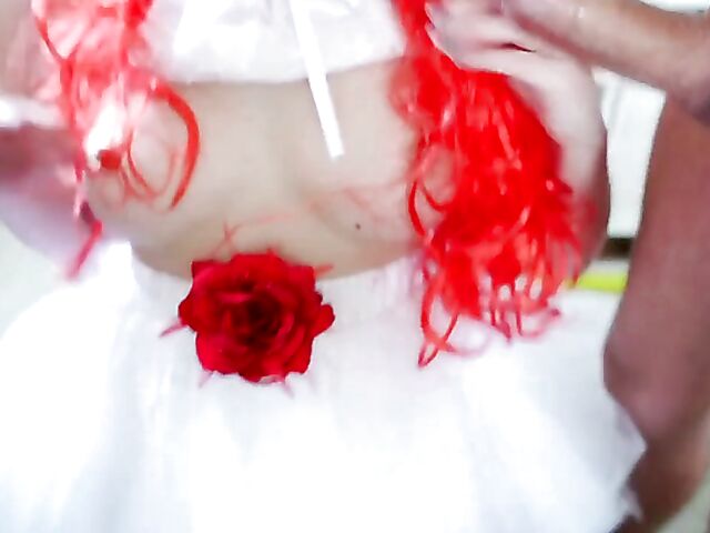 Red-haired clown girl Linda Lush deepthroat swallow
