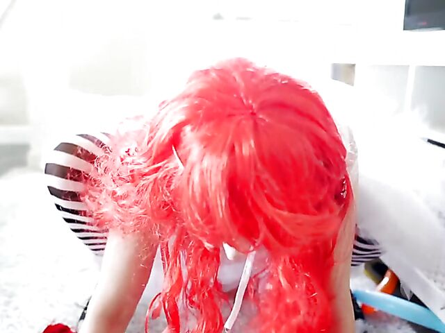 Red-haired clown girl Linda Lush deepthroat swallow