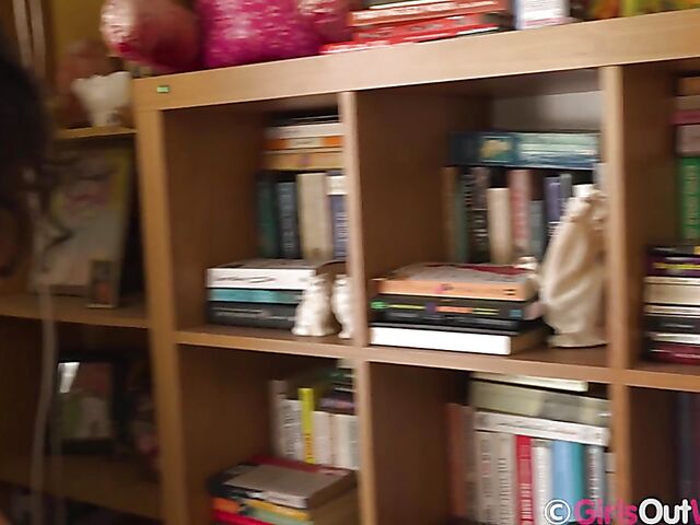 Outdoor masturbation squirt in the garden with big breasted Nio