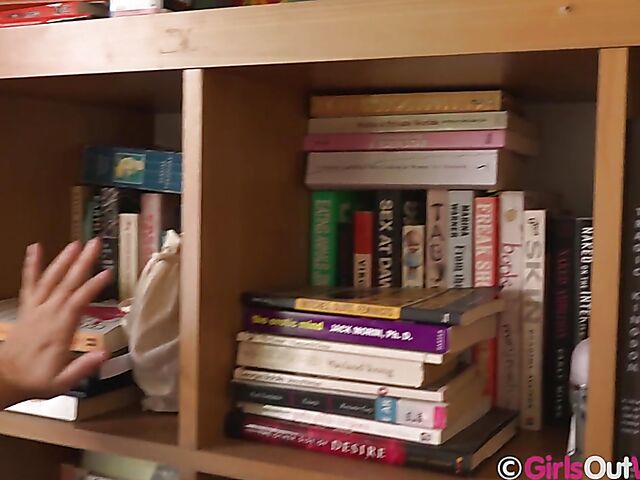 Outdoor masturbation squirt in the garden with big breasted Nio