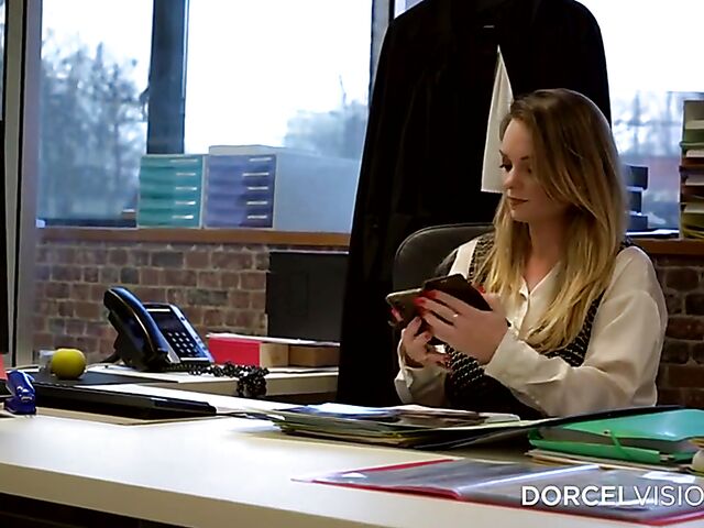 French pornstars Tiffany Leiddi, Bella Tina and Anna Polina in Tiffany La Soumise