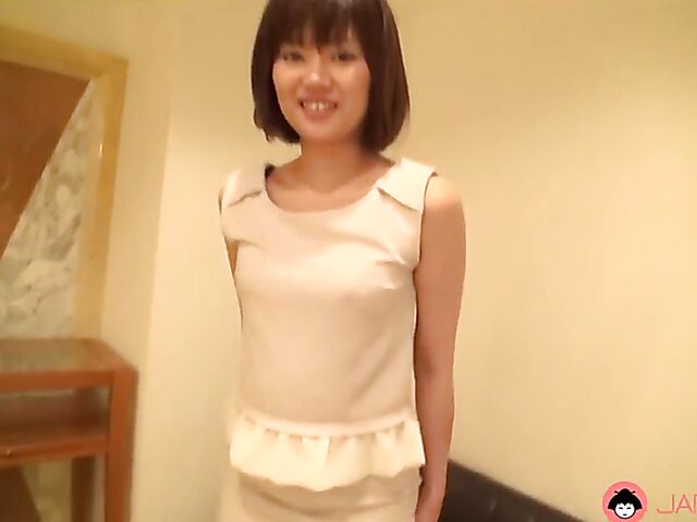 Uncensored Japanese casting with petite first timer Sarina