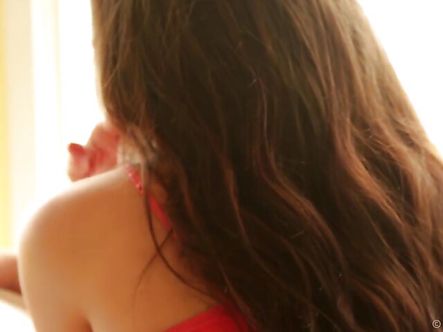 Super cute brunette babe Lola Foxx loves rubbing herself