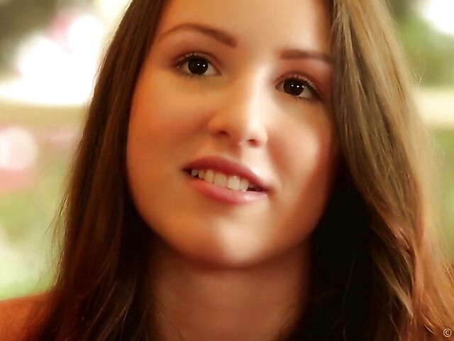 Super cute brunette babe Lola Foxx loves rubbing herself