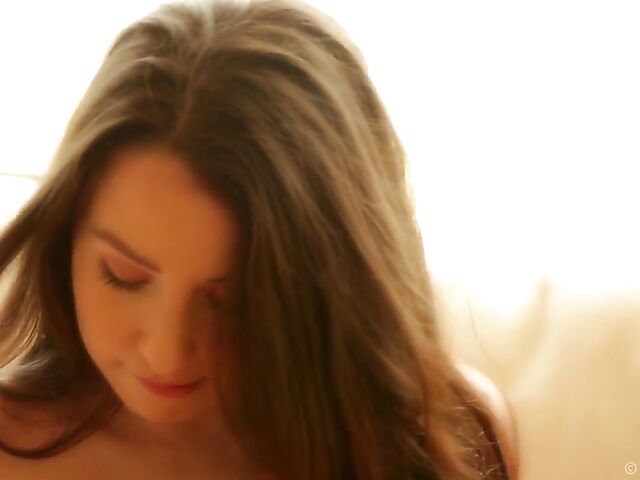 Super cute brunette babe Lola Foxx loves rubbing herself