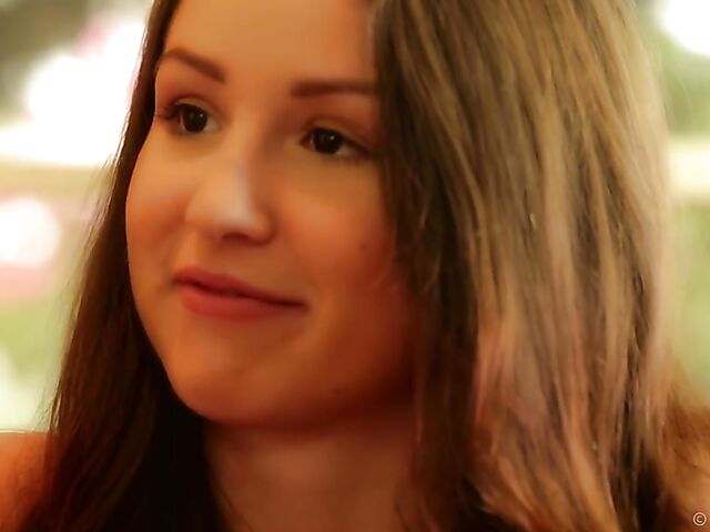 Super cute brunette babe Lola Foxx loves rubbing herself