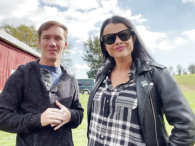 Jason pounds his natural busty girlfriend Nadia