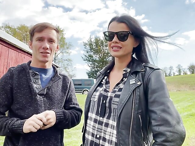 Jason pounds his natural busty girlfriend Nadia