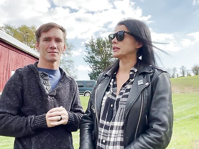 Jason pounds his natural busty girlfriend Nadia