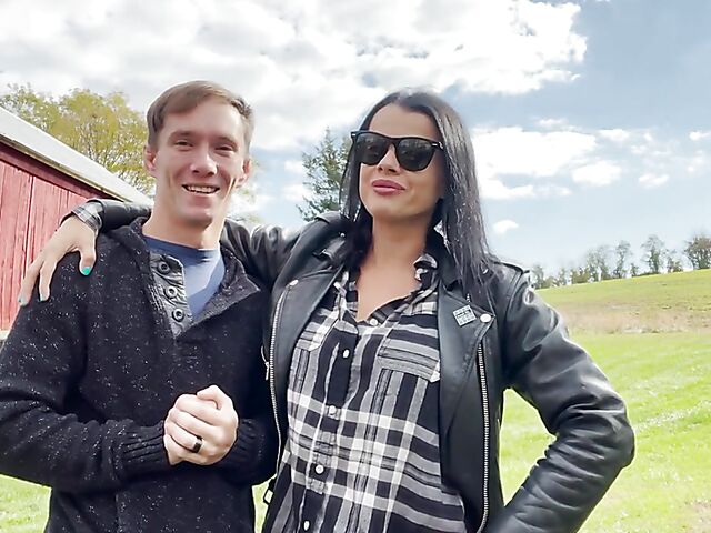 Jason pounds his natural busty girlfriend Nadia