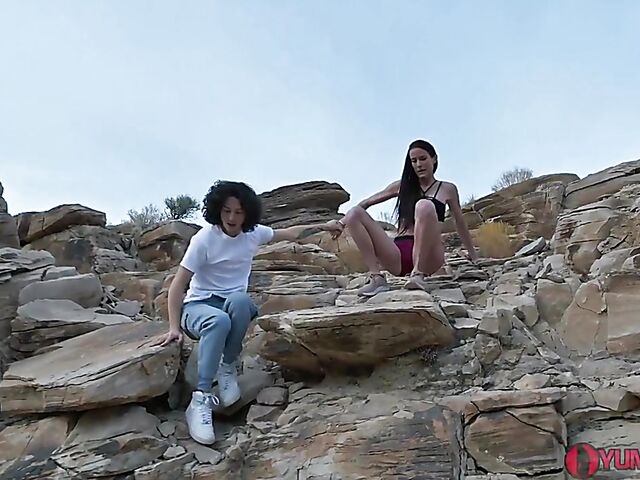 Sofie Marie - Hiking MILF outdoor fuck session with a lucky dude