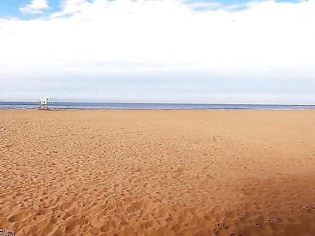 Tahlia Paris is a hot glamour babe with sexy tits!