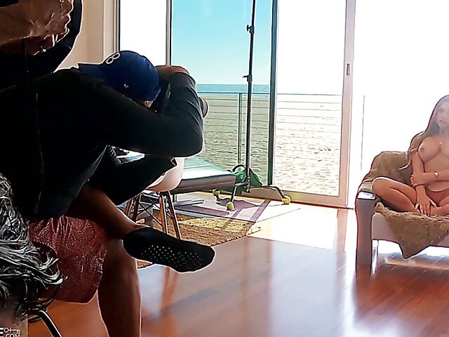 Tahlia Paris is a hot glamour babe with sexy tits!