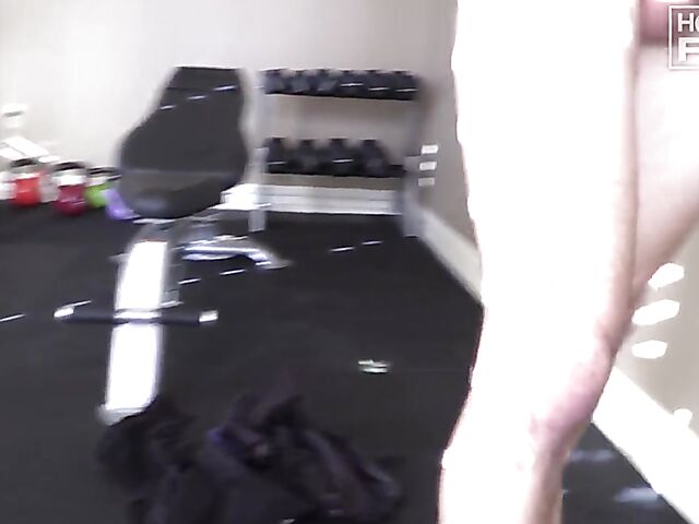 Couple's home gym sex featuring Miguel Purdue and Vanessa Ortiz