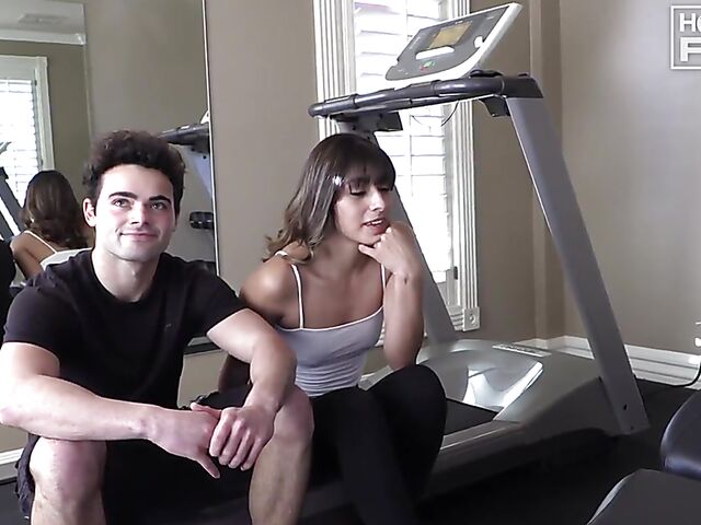 Couple's home gym sex featuring Miguel Purdue and Vanessa Ortiz