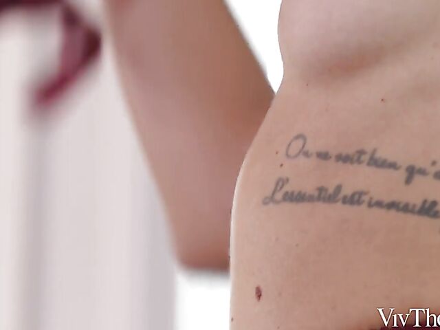 Lesbian pussy eating after shower with Shona River and Kylie Green