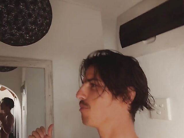 Hot couple James and Lola have a good time in Sri Lanka