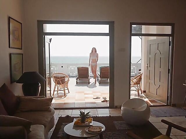 Hot couple James and Lola have a good time in Sri Lanka