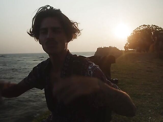 Hot couple James and Lola have a good time in Sri Lanka