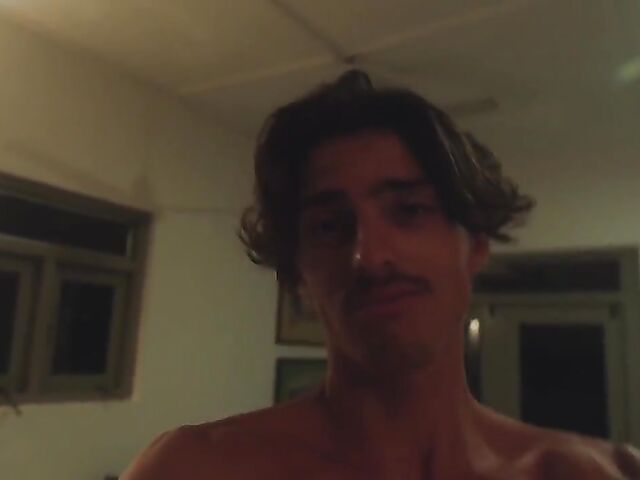 Hot couple James and Lola have a good time in Sri Lanka