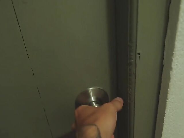 Hot couple James and Lola have a good time in Sri Lanka