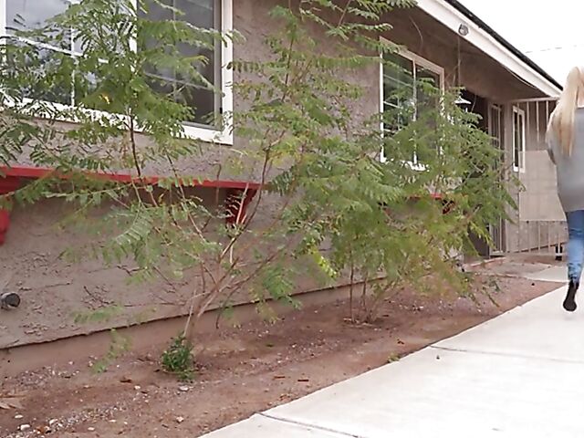 Kinky lesbian anal with Marilyn Johnson and Audrey Madison