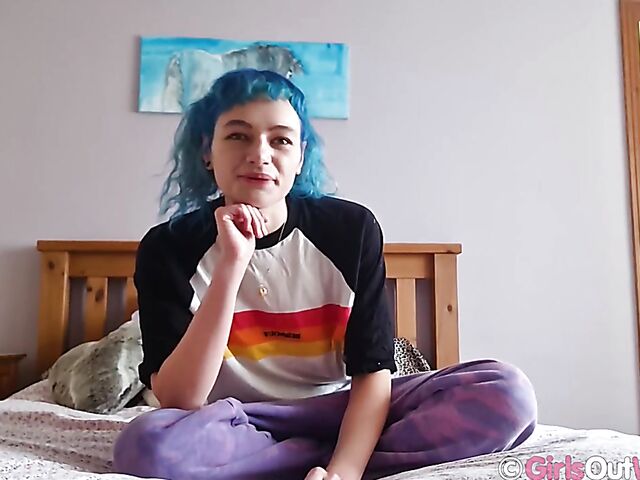 Hairy pussy masturbation at home with blue-haired Dodi