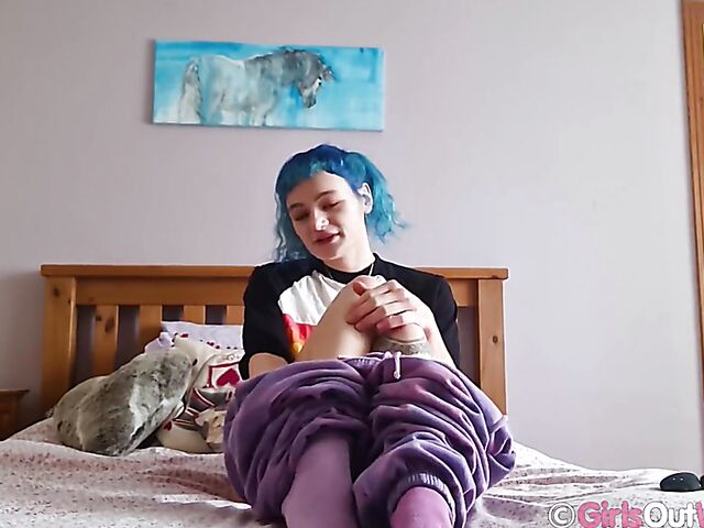 Hairy pussy masturbation at home with blue-haired Dodi