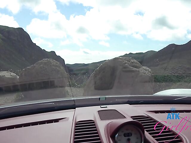 Virtual Malibu vacation with exotic filipina teen Gia Di Bella