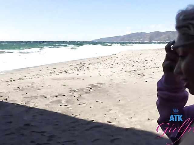 Virtual Malibu vacation with exotic filipina teen Gia Di Bella