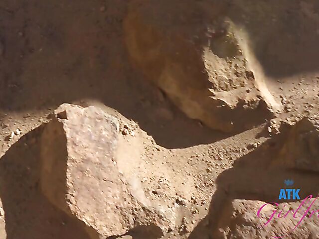 Virtual Malibu vacation with exotic filipina teen Gia Di Bella