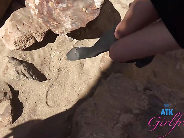 Virtual Malibu vacation with exotic filipina teen Gia Di Bella