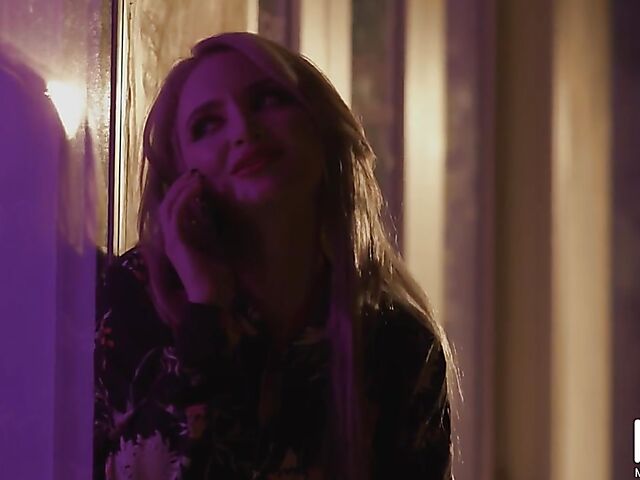 Finger squirt, good fuck and cum on pussy with Lola Fae