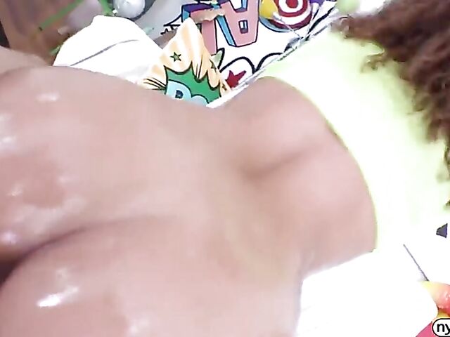 Good close up fuck with oil ass latina Kira Perez