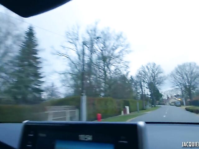 Kitchen anal in stockings and high heels with slim MILF Linda