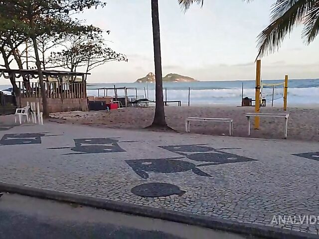 Brazilian interracial anal threesome with Caroleta Roots and Kelly Oliveira