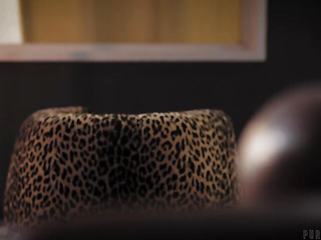 Big ass lesbian Candice Dare gets seduced by cute Evelyn Claire