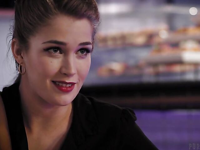 Big ass lesbian Candice Dare gets seduced by cute Evelyn Claire