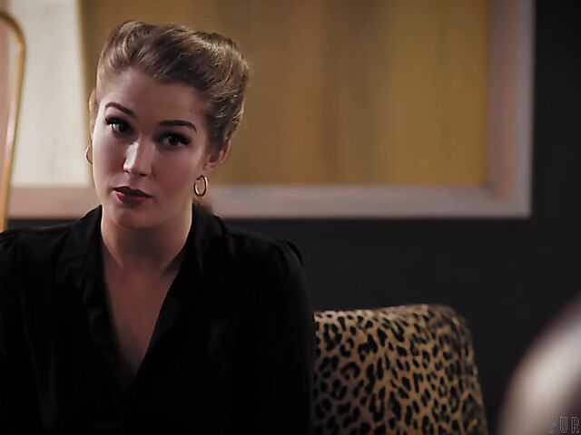 Big ass lesbian Candice Dare gets seduced by cute Evelyn Claire