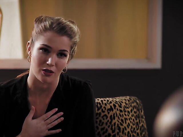 Big ass lesbian Candice Dare gets seduced by cute Evelyn Claire