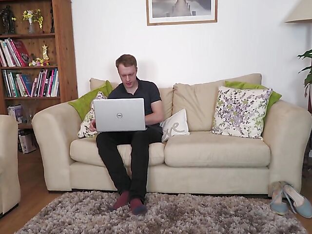 Mature and young fuck session with short hair granny Juicy Joolz